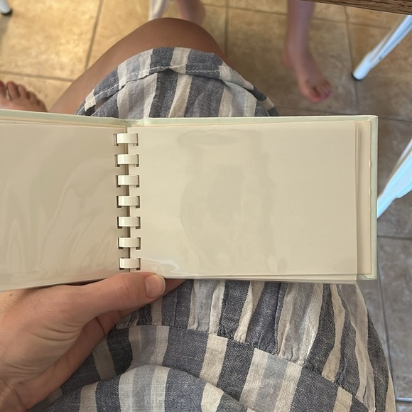 Vintage C R Gibson 1977 photo album Grandma's Brag Book in Light Green - Picture 3 of 5